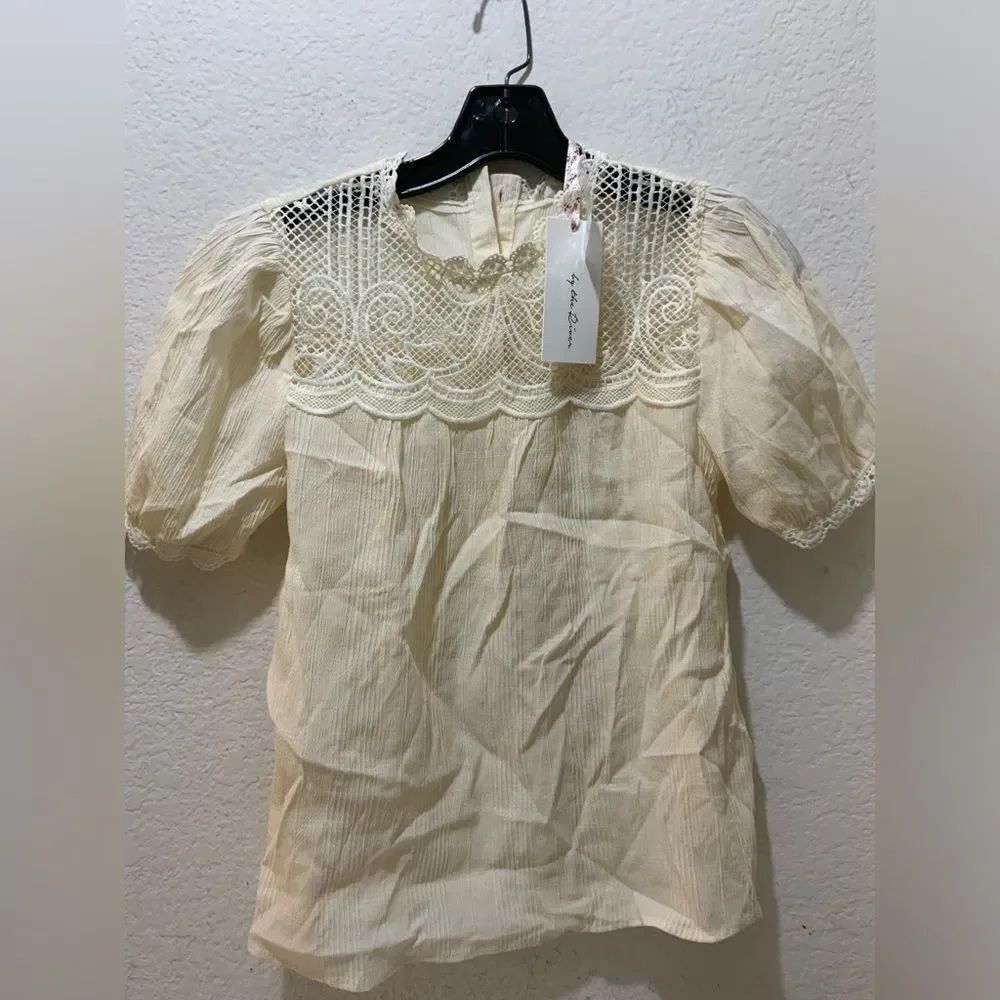 By the river Embroidered Blouse Top puff Sleeve NWT